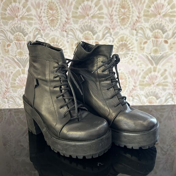 UNIF Reverb Black Chunky‎ Platform Combat Boots Leather Women’s 7 Goth - Picture 1 of 6